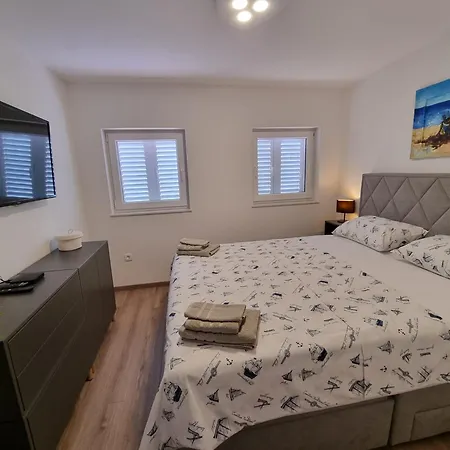 Kuca Za Odmor Ena Nyaraló Jadranovo